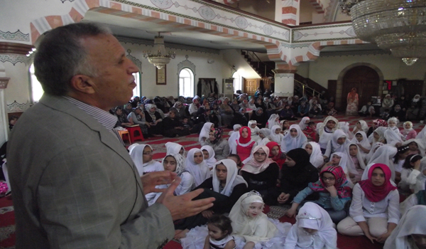 MÜFTÜ İSMET KARAOKUR KIZ KURAN KURSUNDA GÖRKEMLİ HATİM VE BELGE PROGRAMI