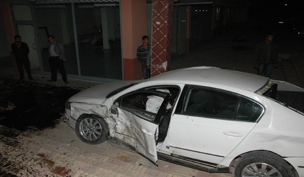 TRAFİK KAZASI: 3 YARALI