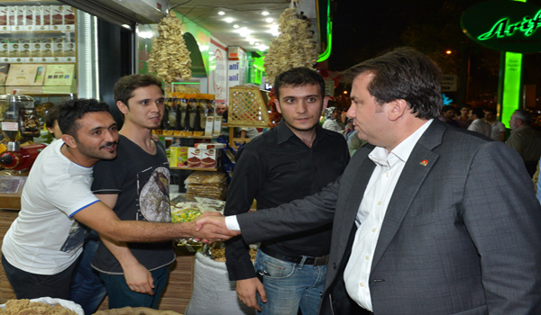 BAŞKAN ERKOÇ ESNAFLA BAYRAMLAŞTI