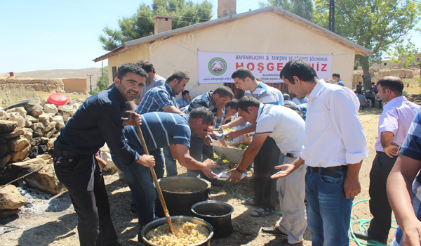 AL-DER BİR'DAN KÖYDE BAYRAMLAŞMA VE EĞLENCE