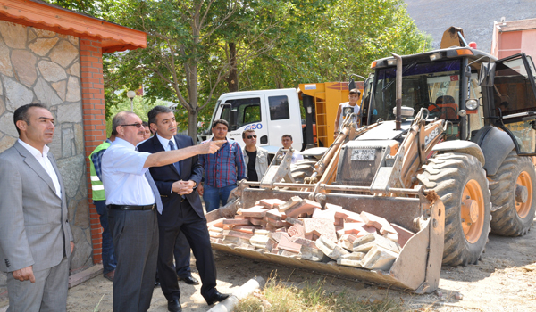 VALİ KOCATEPE, ELBİSTAN'DA İNCELEMELERDE BULUNDU