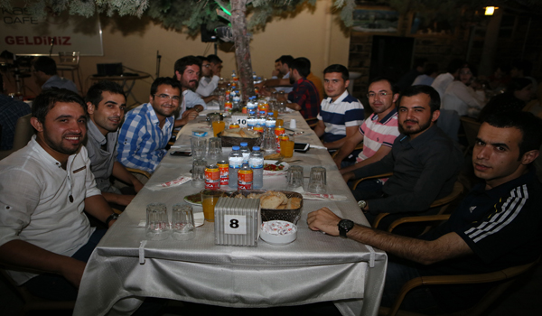 BAŞKAN MAHÇİÇEK AK GENÇLERLE BULUŞTU