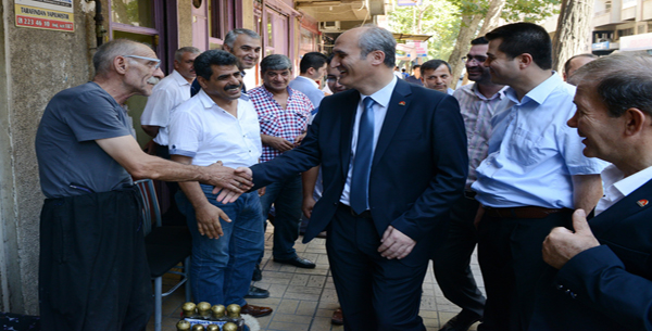 BAŞKAN OKAY ESNAFLARI GEZDİ