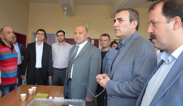 AK PARTİ GRUP BAŞKAN VEKİLİ ÜNAL, OYUNU KULLANDI