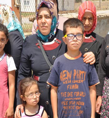 GREVDEKİ İŞÇİLERİN ÇOCUKLARI BABALARIMIZI İSTİYORUZ