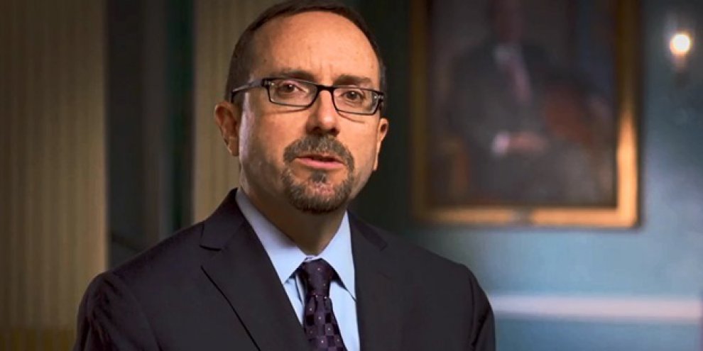 John Bass'a şok, kimse takmadı