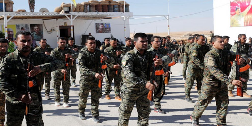 Türkiye sınırında çekildi! Skandal görüntüler