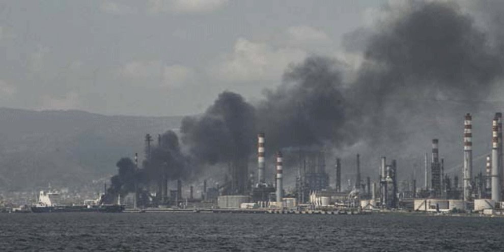 Tüpraş'taki patlamada ölü ve yaralılar var!