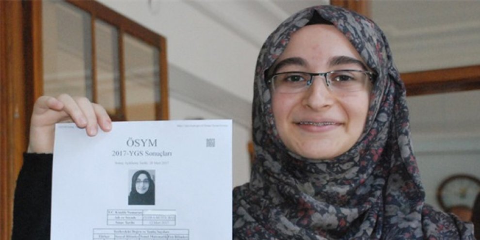 İlaç kullandığı için sınavı iptal edilen kız üniversiteye girmeye hak hazandı