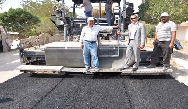 BÜYÜKŞEHİR, MAHALLELERİ SICAK ASFALTLA TANIŞTIRIYOR