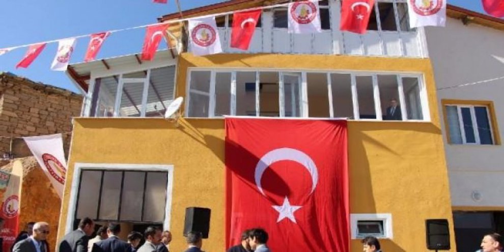 Şehit ailesine yeni ev yapıldı