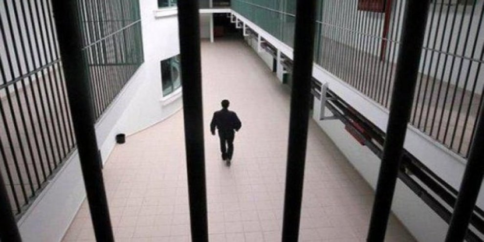 FETÖ'cü kardeşinin üzerinden flaş bellek çıktı!