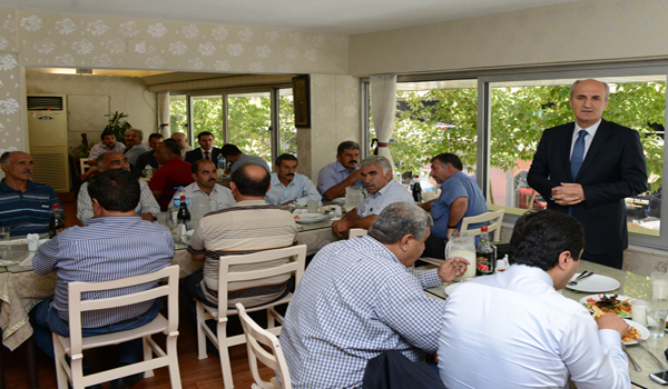 BAŞKAN OKAY MUHTARLARLA BİR ARAYA GELDİ