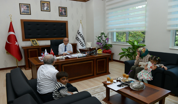 ÖĞRENCİLERDEN BAŞKAN OKAY A ZİYARET