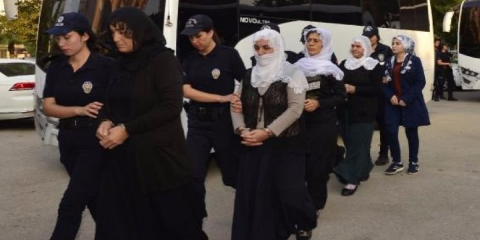 Evler terör yuvasına dönmüş!