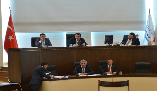 MECLİS GÜNDEMDEKİ MADDELER İÇİN TOPLANIYOR.