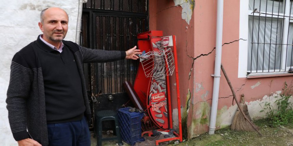 Köy sakinleri diken üstünde