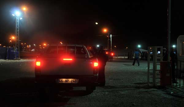 ÇADIR KENTTE CİNAYET: 1 ÖLÜ, 1 YARALI