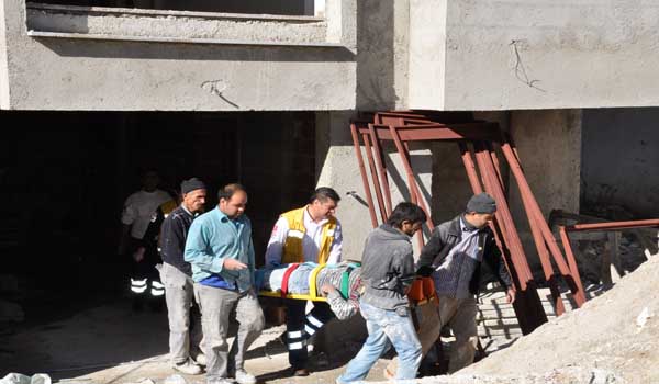 İSKELEDEN DÜŞEN İŞÇİ YARALANDI