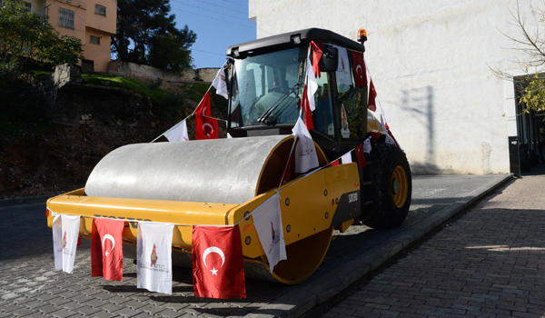 ONİKİŞUBAT BELEDİYESİ ARAÇ FİLOSUNU GÜÇLENDİRİYOR