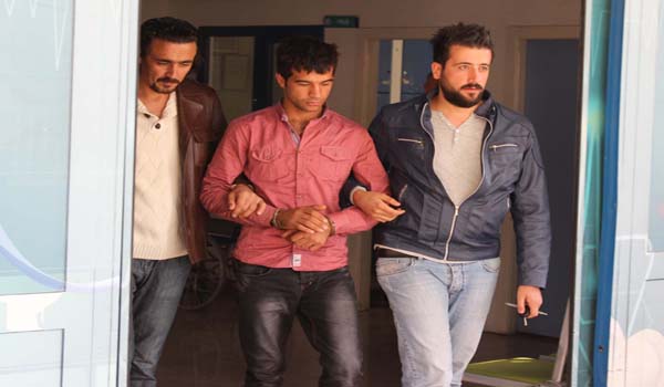 HUSUMETLİSİNİ BIÇAKLAYARAK ÖLDÜRDÜ