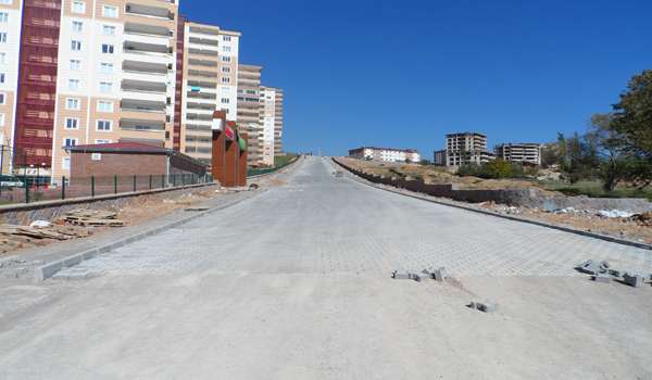 ONİKİŞUBAT İLÇE MERKEZİ PARKEYLE KAPLANDI