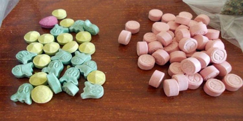 Emniyet'e gitti, cebinde bonzai ele geçirildi