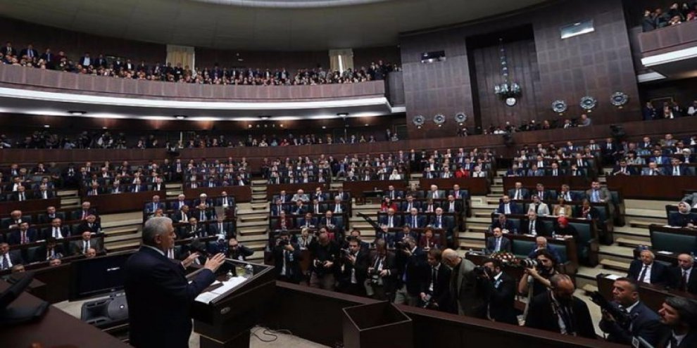 AK Parti Grubu'nda seçim günü