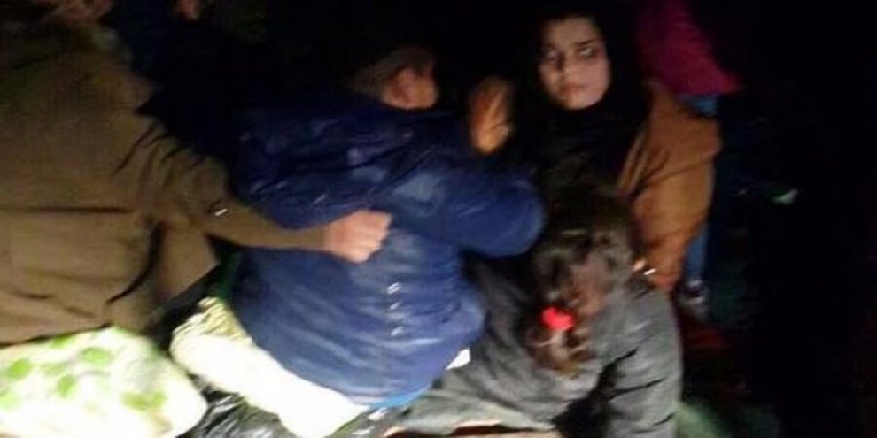 Çanakkale'de kamyon kasasında 40 kaçak yakalandı