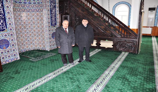 CAMİLER YENİ HALILARLA DONATILDI