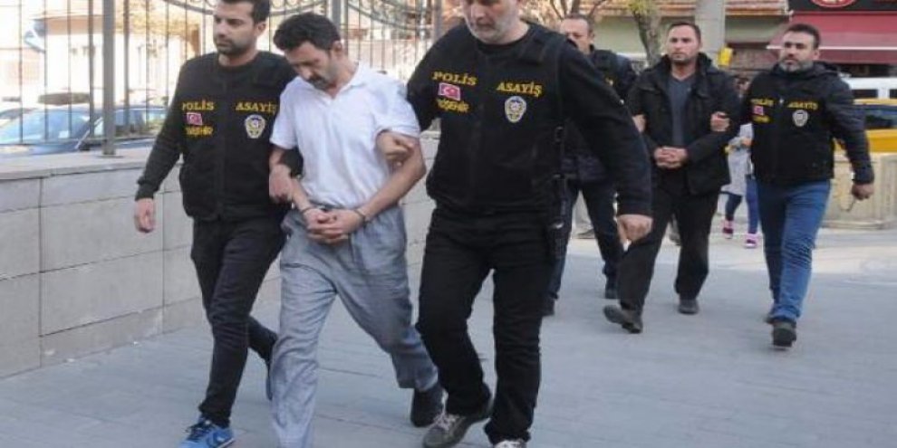 Kan donduran itiraf! Öldürüp 5 parçaya böldü