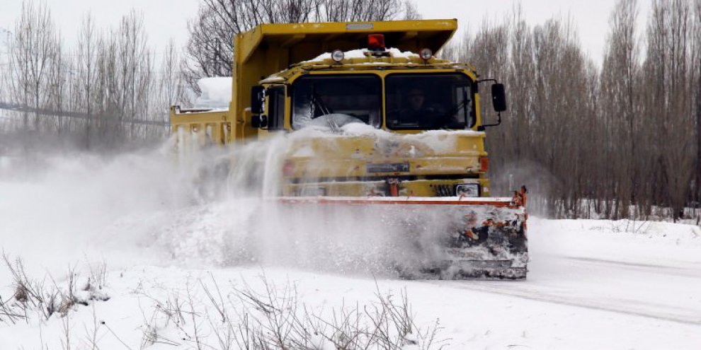 50 cm'ye ulaştı: Köy yolları kapandı!