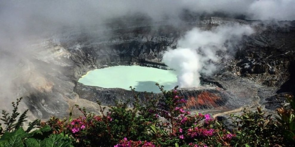 Zengin petrol yatakları var ama kullanmıyorlar