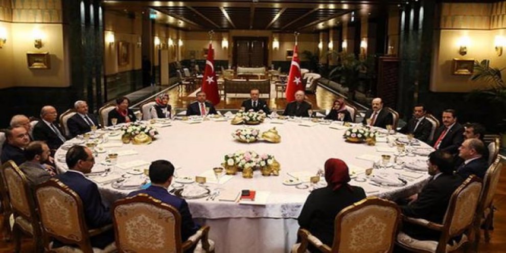 Erdoğan öğretmenleri ağırladı, tek tek sordu