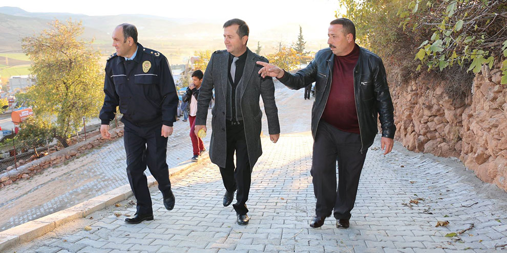 Başkan Bozdağ; Yukarı Pazarcık’ta yapılan hizmetleri gezdi