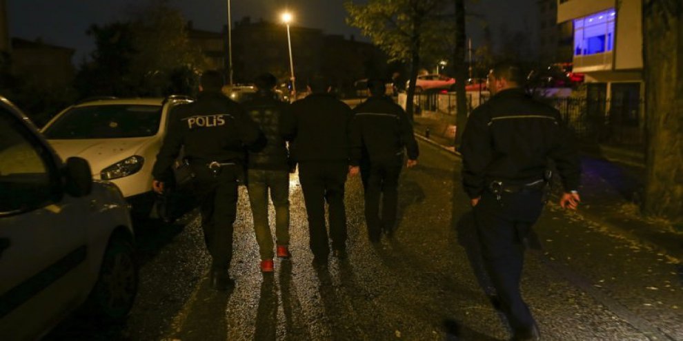 Ünlü Şarkıcı da gözaltına alındı!