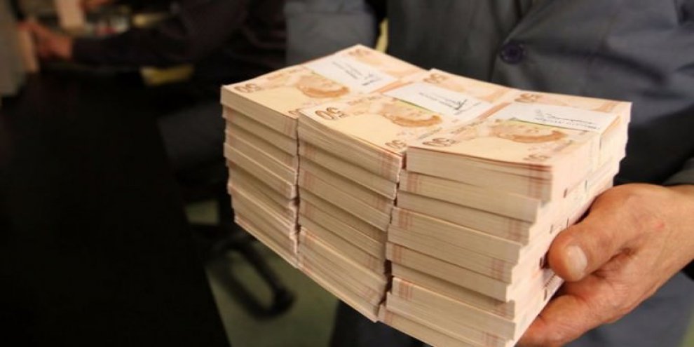 Bir banka daha alacakları sattı