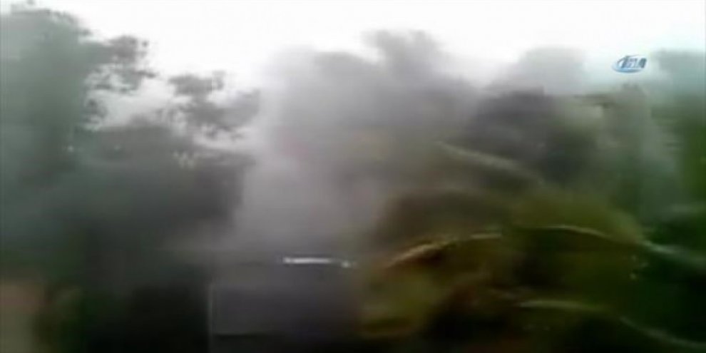 Hindistan’da şiddetli rüzgar: 8 ölü