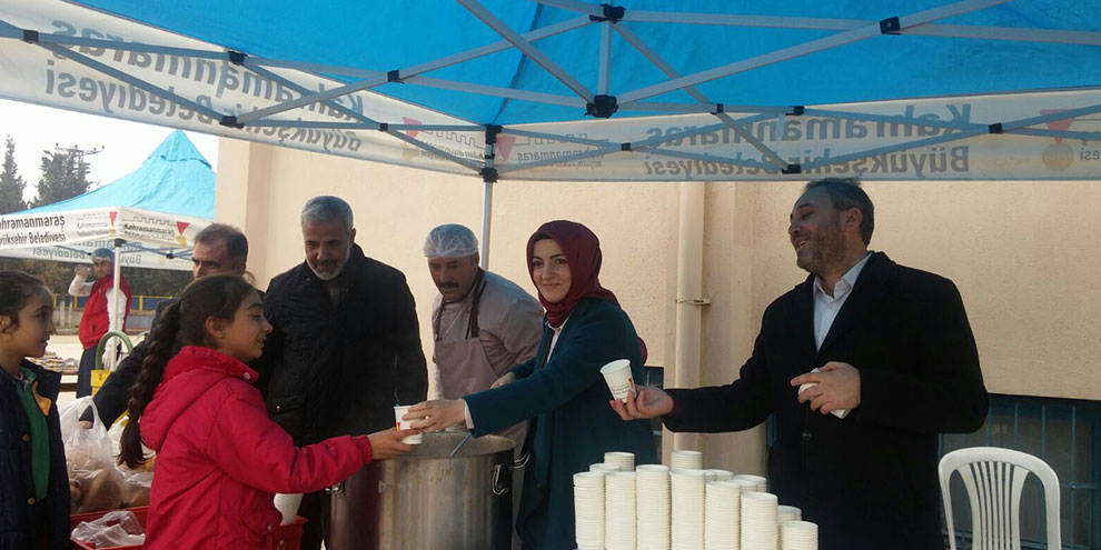 Büyükşehir’den öğrencilere çorba ve tatlı ikramı