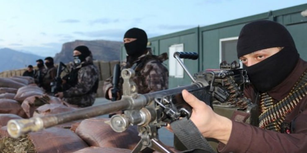 Sınırın sıfır noktasında gece gündüz vatan nöbeti