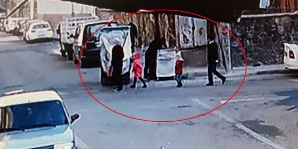 Hamile kadına çocuklarının yanında taciz!