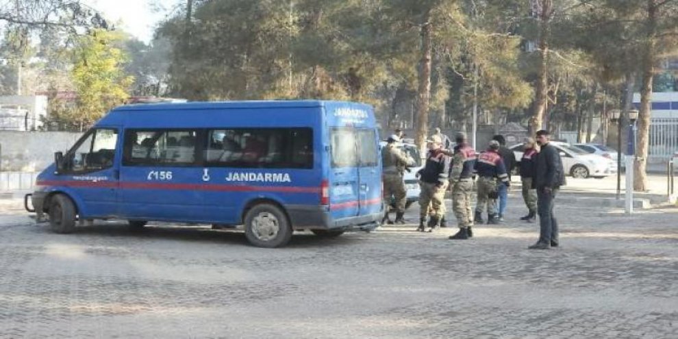 PYD'de katılmak isteyen 7 PYD'li gözaltında