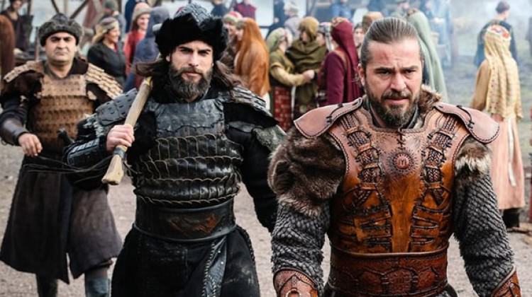 Diriliş Ertuğrul hayranlarına senaristten müjde