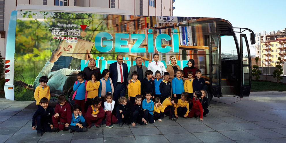 Gezici kütüphane okulları geziyor