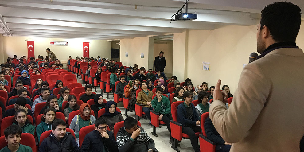 Engellilerle iletişim seminerlerinde 15 bin öğrenci