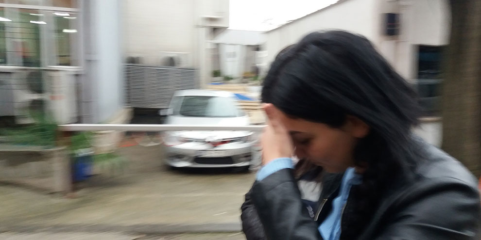 Evli sevgilisiyle bir olup eski nişanlısının evini soydular