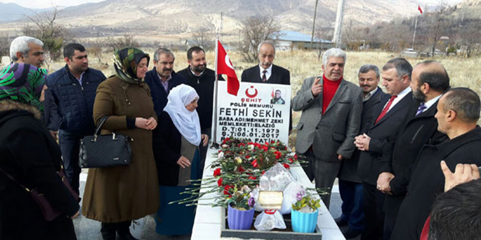 Şehit Polis Memuru Fethi Sekin mezarı başında anıldı