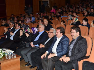 ‘BİR KURTULUŞ DESTANI’ SAHNELENDİ