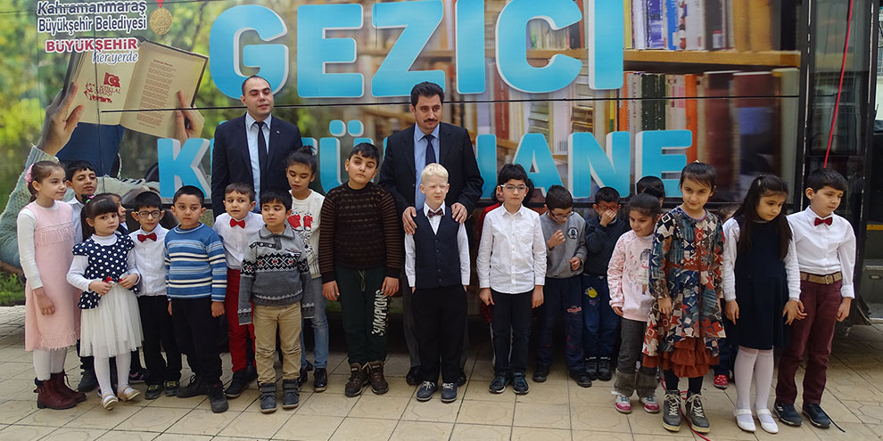 Görme engelliler kitapla buluştu