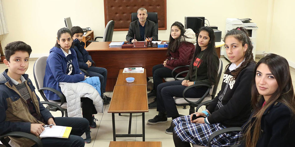 Çocuk meclis üyeleri, okullara çıkartma yaptı